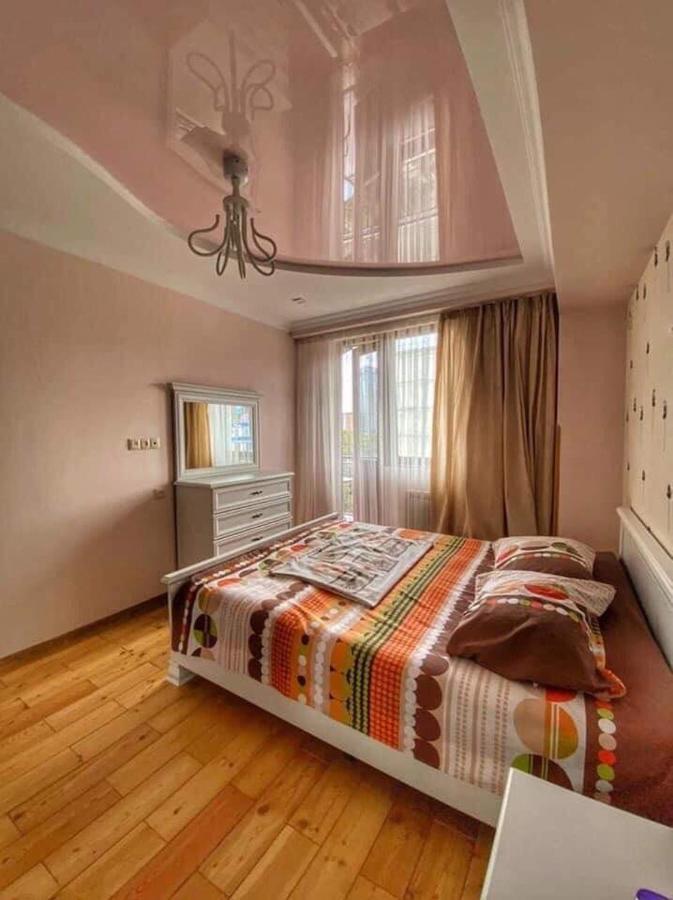 Apartment Dolphin Batumi Exterior foto
