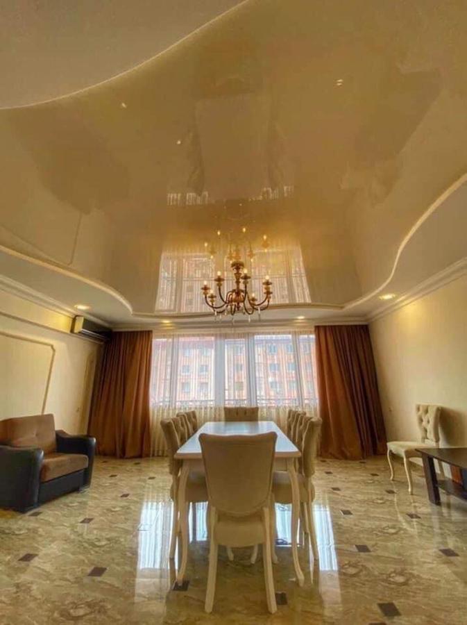 Apartment Dolphin Batumi Exterior foto