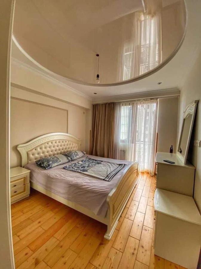 Apartment Dolphin Batumi Exterior foto